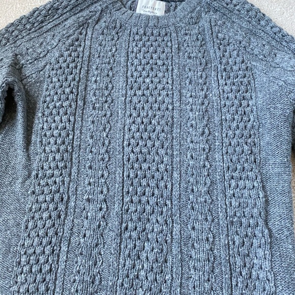Forever 21 sweater - Picture 3 of 4